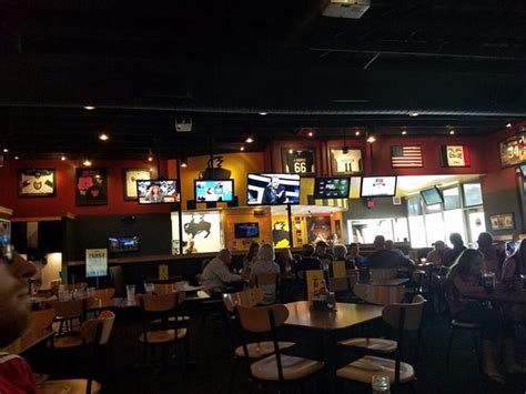 buffalo wild wings edgewood cedar rapids review